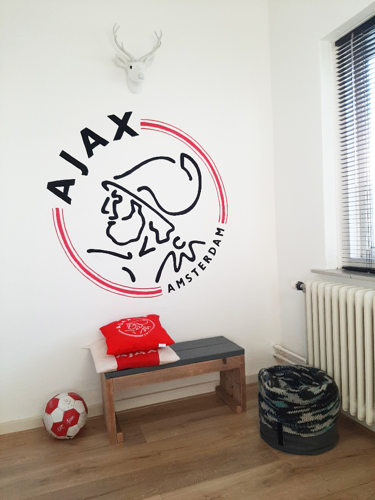 Ajax muurschildering in kinderkamer